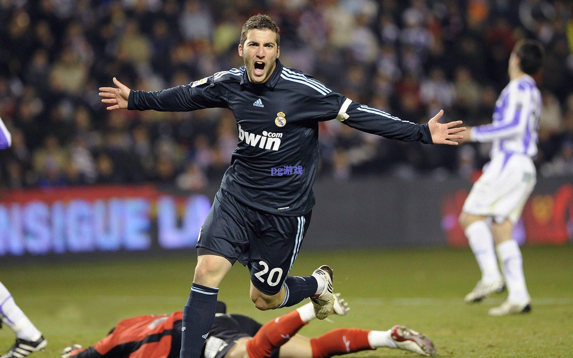 博努奇盛赞马奎尔心理素质超群 称斯通斯近乎完美难以挑剔